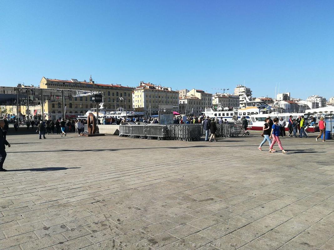 002- Marseille Vieux-Port.jpg - bst
